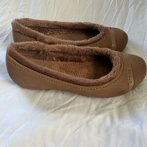 CROCS Brown Fuzzy Lined Flats